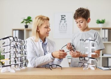 Jakie objawy mogą świadczyć o problemach ze wzrokiem u dziecka?